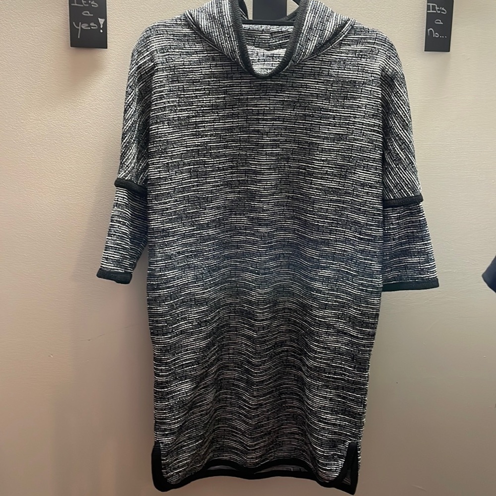Max studio xs shift dress